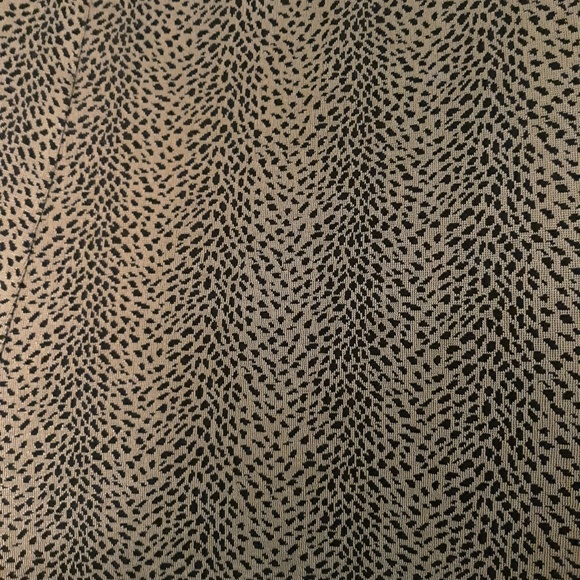 GRACEFUL LEOPARD PRINT ACETATE TRAVEL SKIRT - Picture 2 of 4